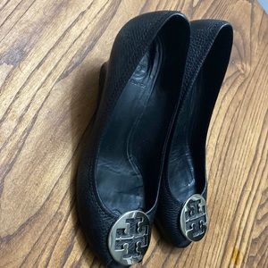 Black Tory burch wedges
